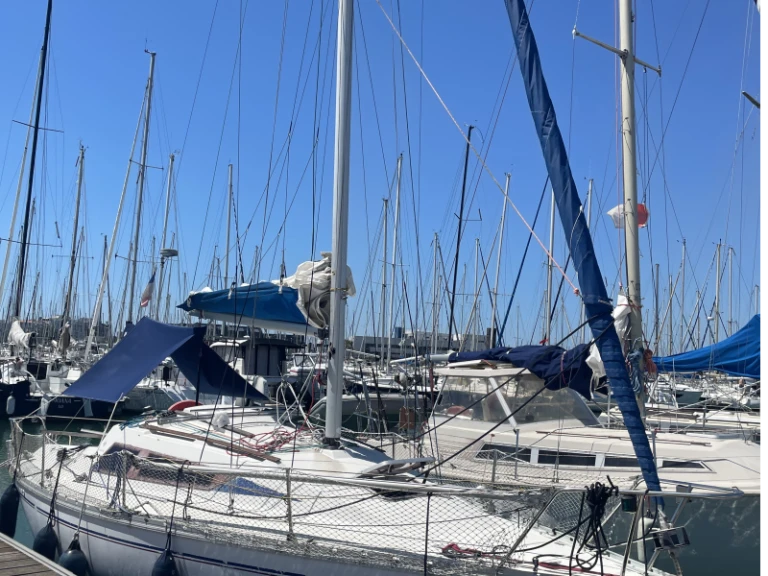 Noleggiare una Jeanneau Eolia a La Rochelle