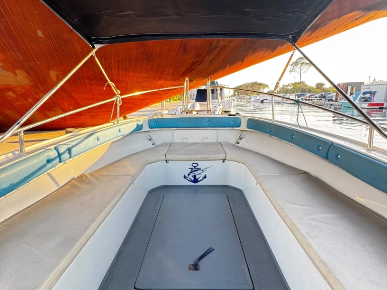 Noleggiare una Nautique Correct Craft Ski Nautique 196 a Trogir