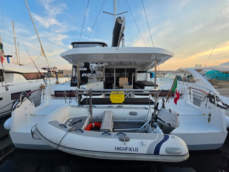 Catamarano a noleggio a Salerno al miglior prezzo