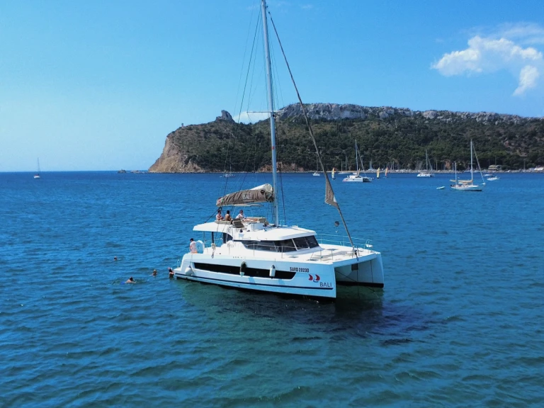 Noleggio Catamarano con o senza skipper Bali a Cagliari