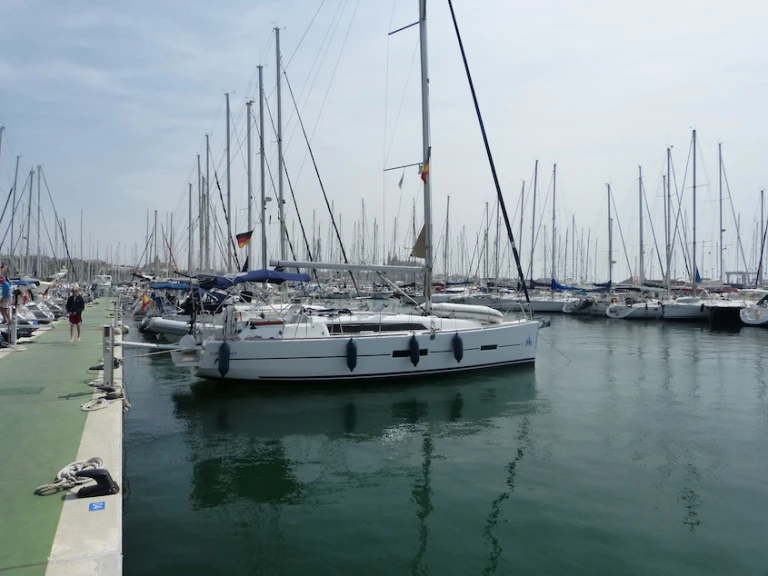 Noleggio Barca a vela Dufour con patente nautica