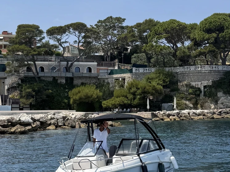Noleggio barche Jeanneau Cap Camarat 10.5 WA a Nizza su Samboat