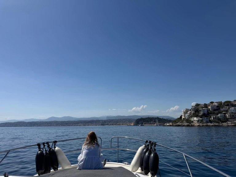 Noleggio Barca a motore Jeanneau con patente nautica