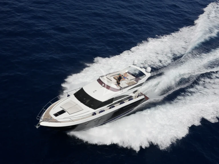 Noleggiare una Princess Princess 64 Fly a Beaulieu-sur-Mer