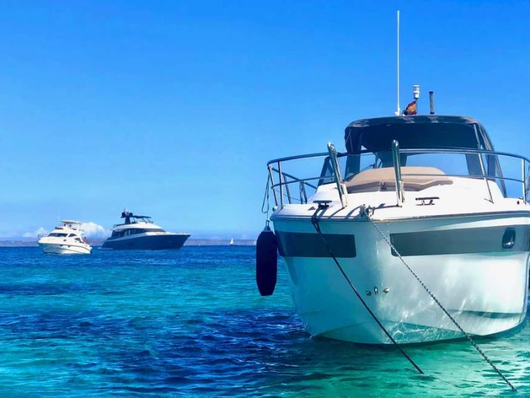 Noleggio Barca a motore Bavaria con patente nautica