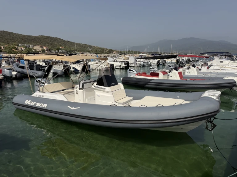 Gommone a noleggio a Porto Pollo al miglior prezzo