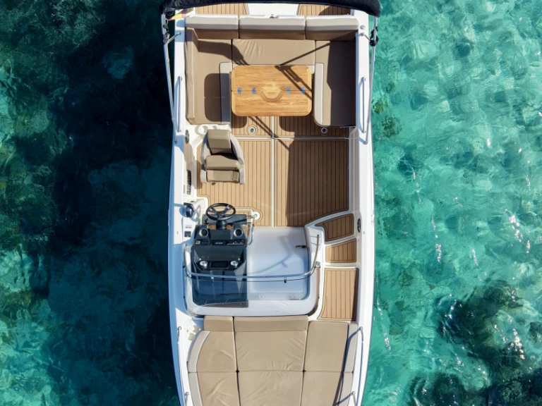 Noleggio Barca a motore con o senza skipper Quicksilver a Marina Ibiza