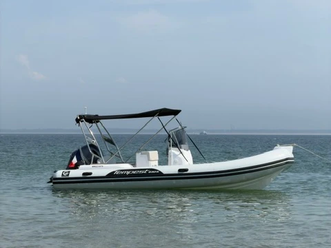 Noleggio Gommone Capelli con patente nautica