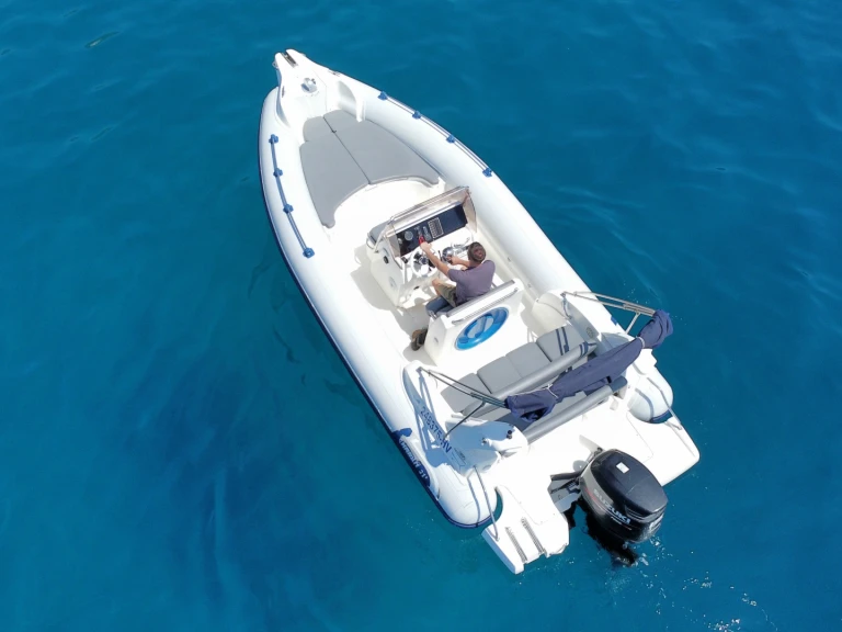 Noleggio a Bol – Marlin Boat Marlin Boat 21 su SamBoat