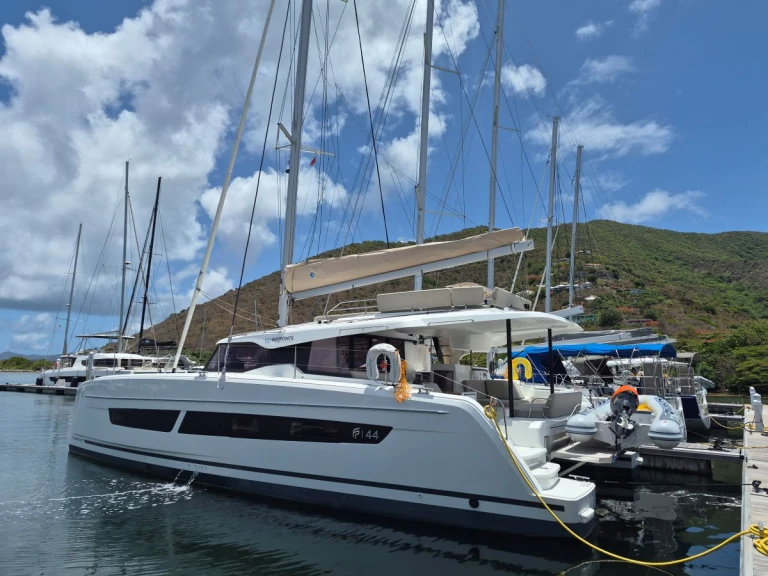 Noleggio barche Road Town economico Fountaine Pajot FP 44 Maestro - 3 cab.