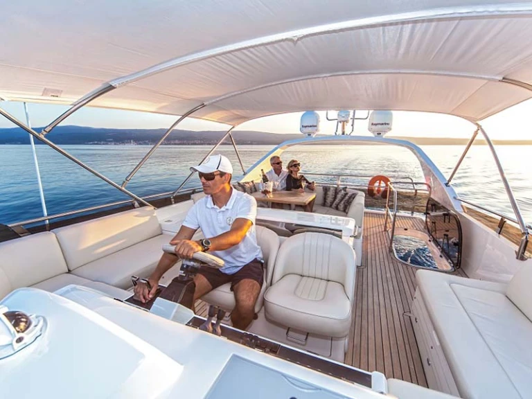 Noleggiare una Princess Princess 62 Fly a Podstrana