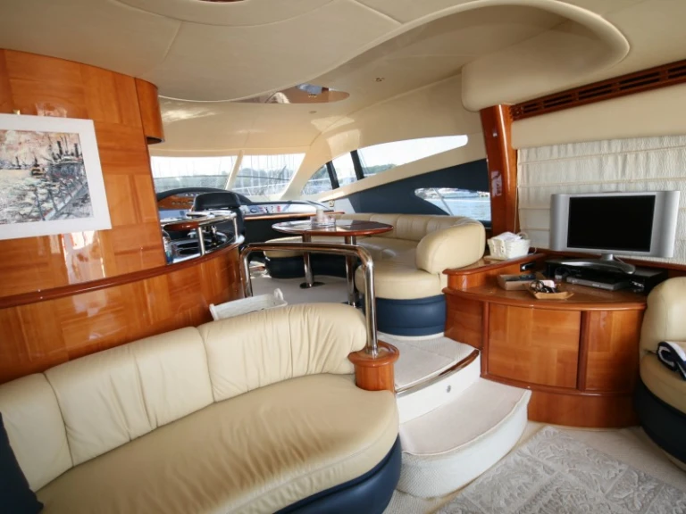 Noleggio Yacht di lusso a Podstrana – Princess Princess 62 Fly