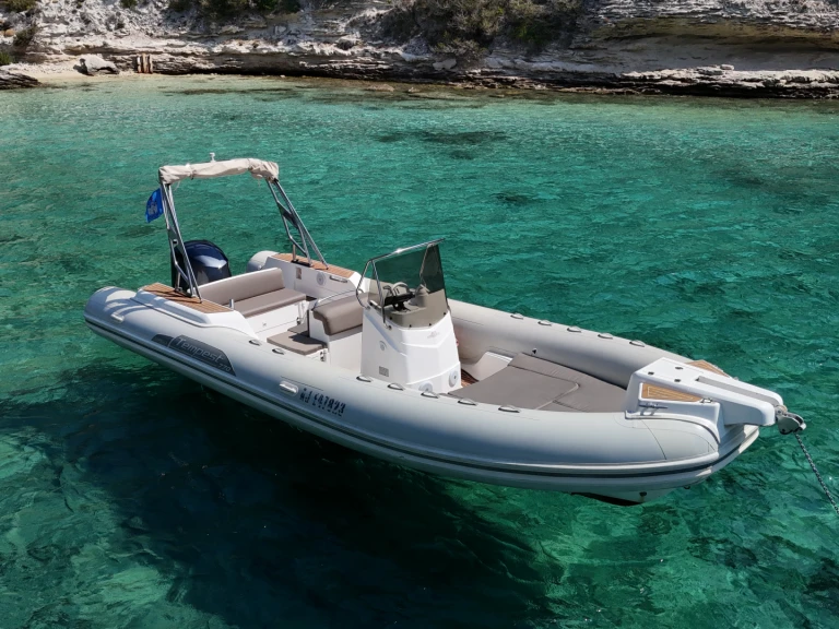 Noleggio Gommone a Bonifacio – Capelli Tempest 770