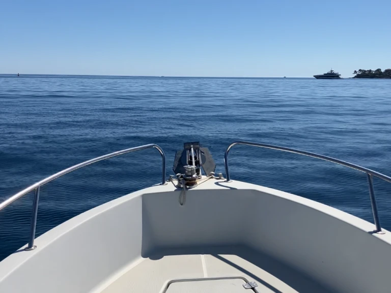 Noleggio Barca a motore con o senza skipper Jeanneau a Francia