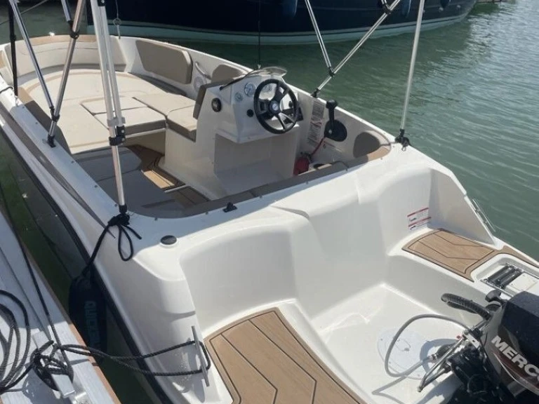 Noleggio Barca a motore con o senza skipper Quicksilver a Marsiglia