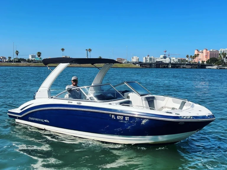 Noleggio barche Chaparral 230 SUNCOAST a Miami su Samboat