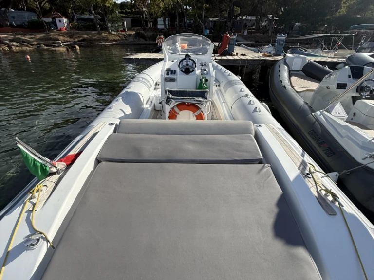 Noleggio barche Pirelli P880 sport a Porto Turistico Palau su Samboat