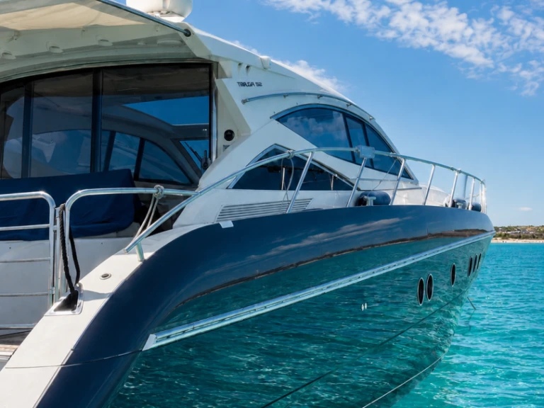Yacht di lusso a noleggio a Sant Antoni de Portmany al miglior prezzo