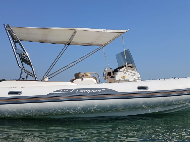 Gommone a noleggio a Hyères al miglior prezzo