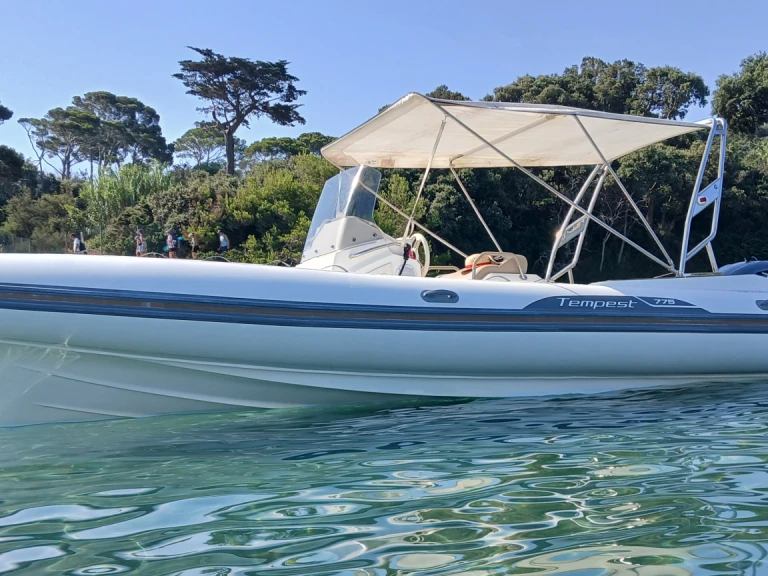 Noleggio a Hyères – Capelli Capelli 770 Luxe su SamBoat