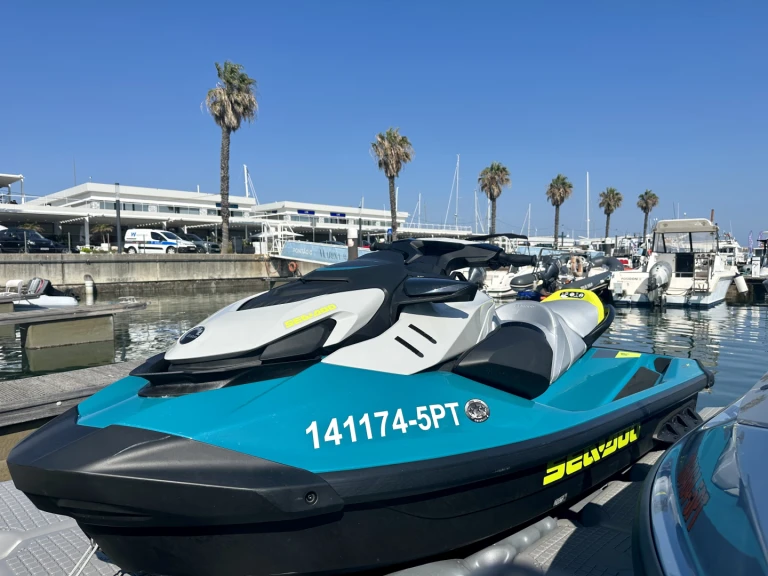 Moto d'acqua a noleggio a Cascais al miglior prezzo