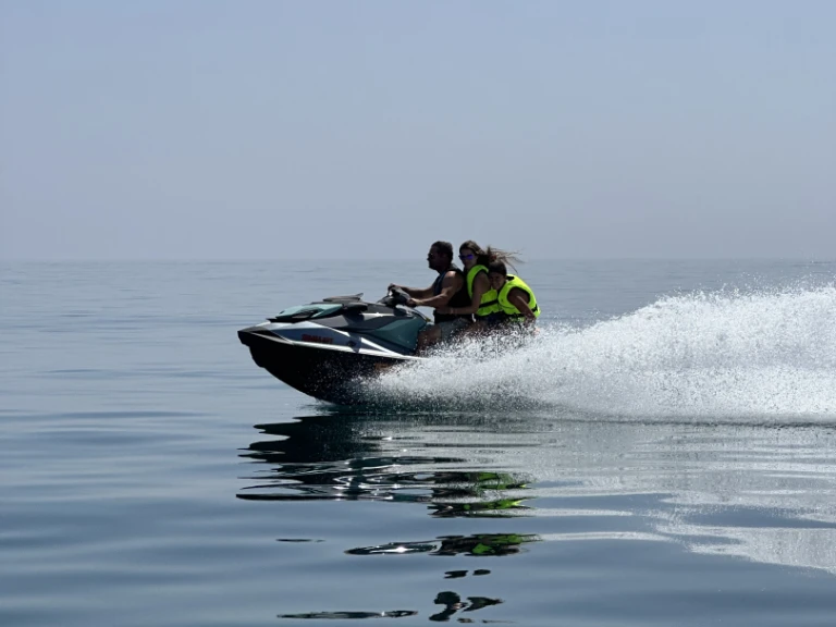 Sea-Doo GTI SE 170 AUDIO da affittare a  Cascais