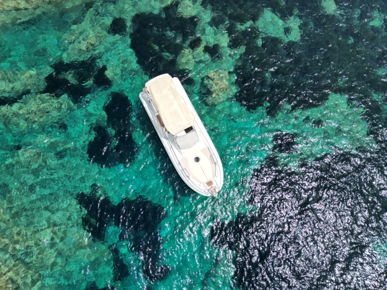 Noleggio Gommone Capelli con patente nautica