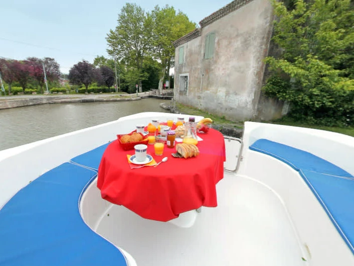 Noleggio Barca a motore Le Boat con patente nautica