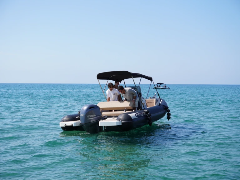 Noleggio Gommone a Port de Sitges Aiguadolç – Maestrale Fun 650