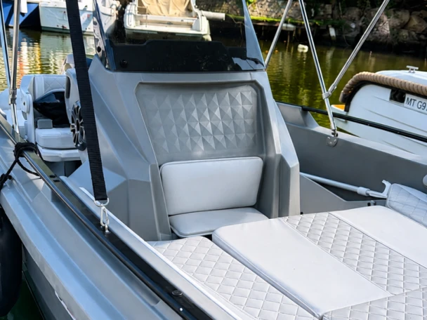 Noleggio a Mandelieu-la-Napoule – ROTO Hydra 460 su SamBoat