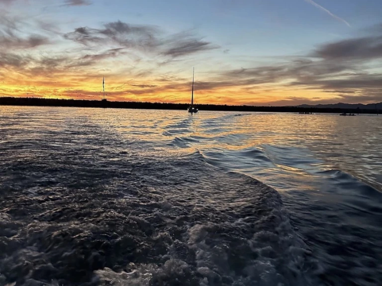 Noleggio barche Sea Ray Sundancer a Contea di Los Angeles su Samboat