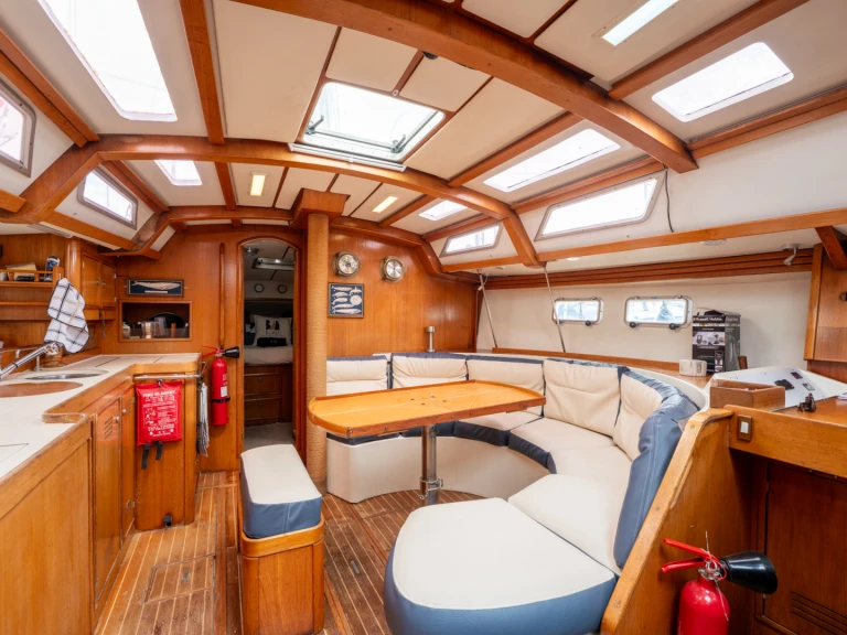 Noleggiare una Jeanneau Sun Odyssey 42 a Combarro