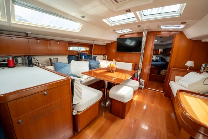 Bénéteau Oceanis 50 da affittare a  Combarro