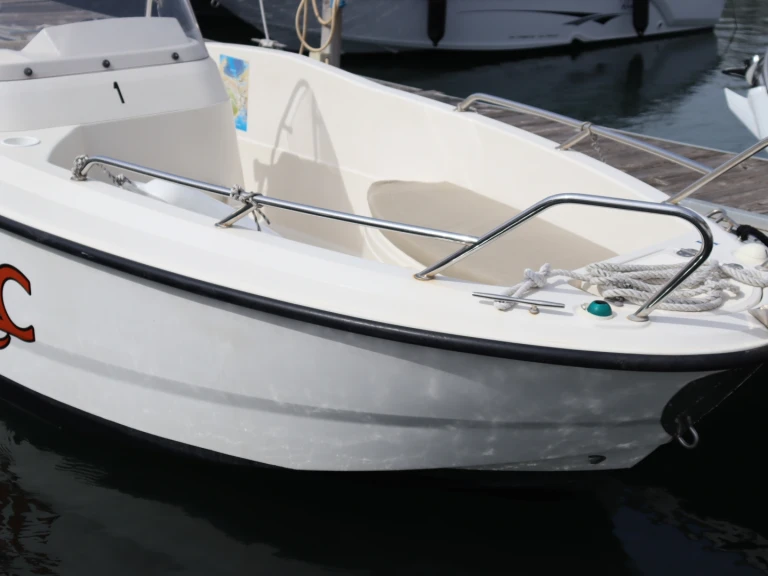 Barca a motore a noleggio a Port de Sète al miglior prezzo