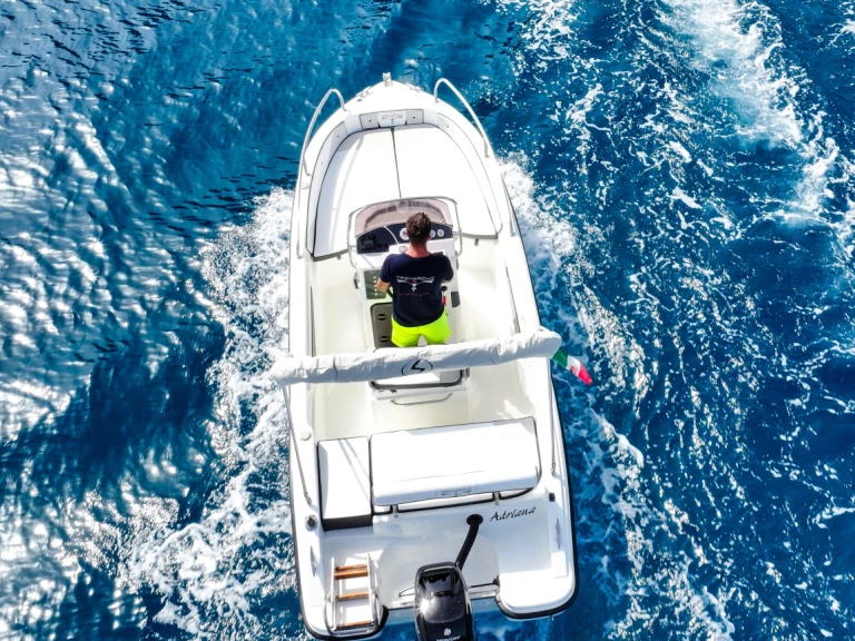 Noleggio Barca a motore con o senza skipper Trimarchi a Chioggia