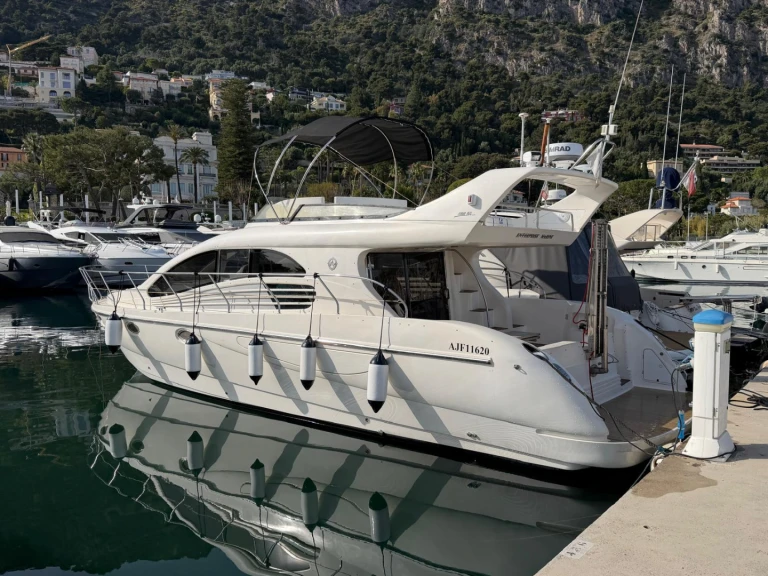 Barca a motore a noleggio a Beaulieu-sur-Mer al miglior prezzo