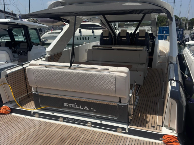 Noleggio Barca a motore a Port Cogolin – Jeanneau DB 37