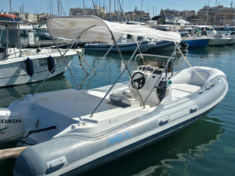Noleggiare una Sacs Sacs S 565 a Siracusa