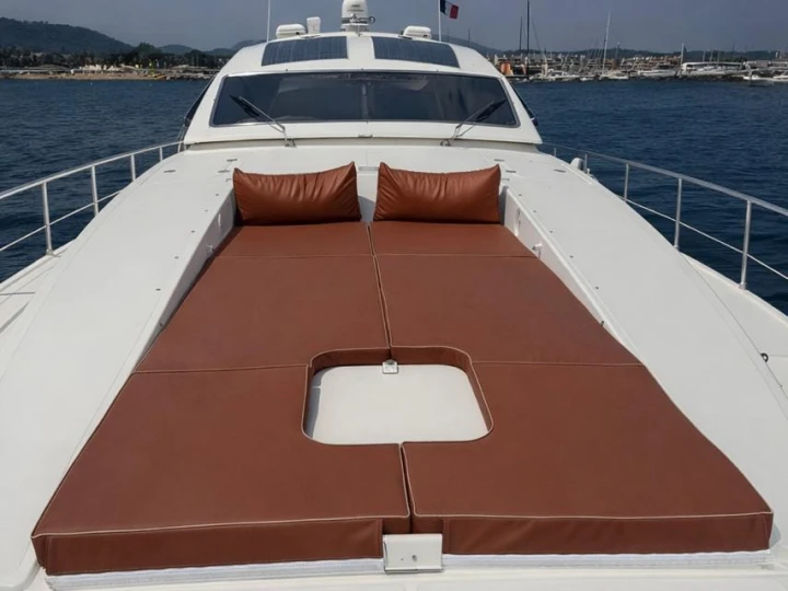 Noleggio Yacht di lusso Arno Leopard con patente nautica