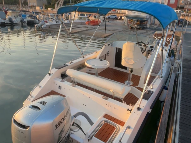 Noleggio Barca a motore con o senza skipper Balt a Marsiglia