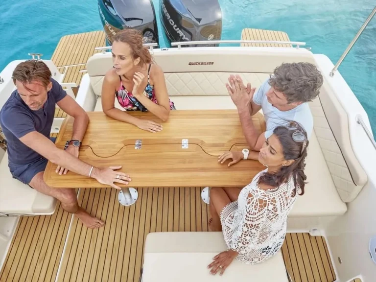 Quicksilver Activ 875 Sundeck da affittare a  Marsiglia