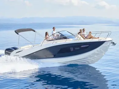 Noleggiare una Quicksilver Activ 875 Sundeck a Marsiglia