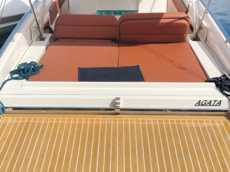 Noleggio Barca a motore a Viareggio – Supermarine  Iguana 36