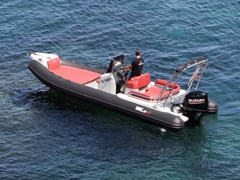 Noleggio Barca a motore con o senza skipper Quicksilver a Calvi