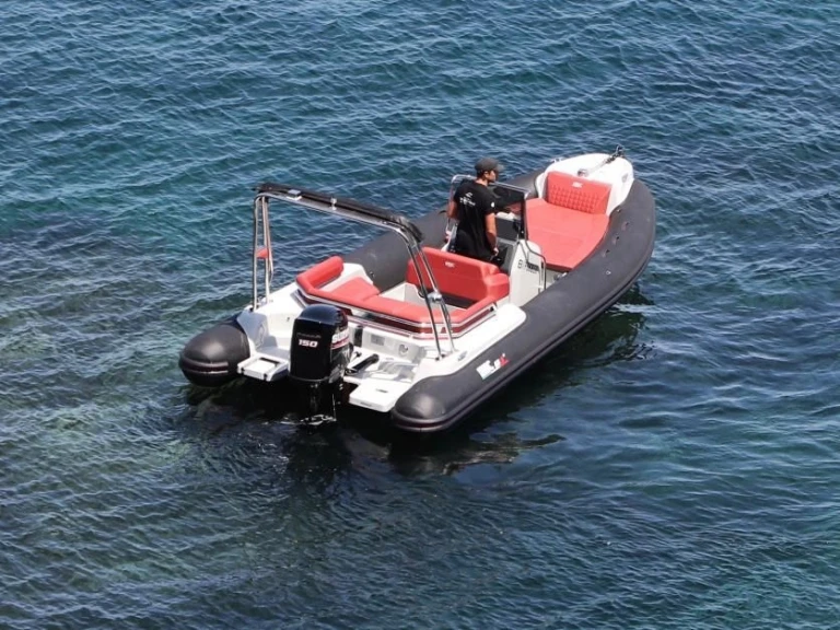 Barca a motore a noleggio a Calvi al miglior prezzo