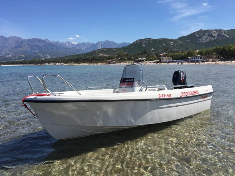 Noleggiare una Terhi 445 C a Calvi