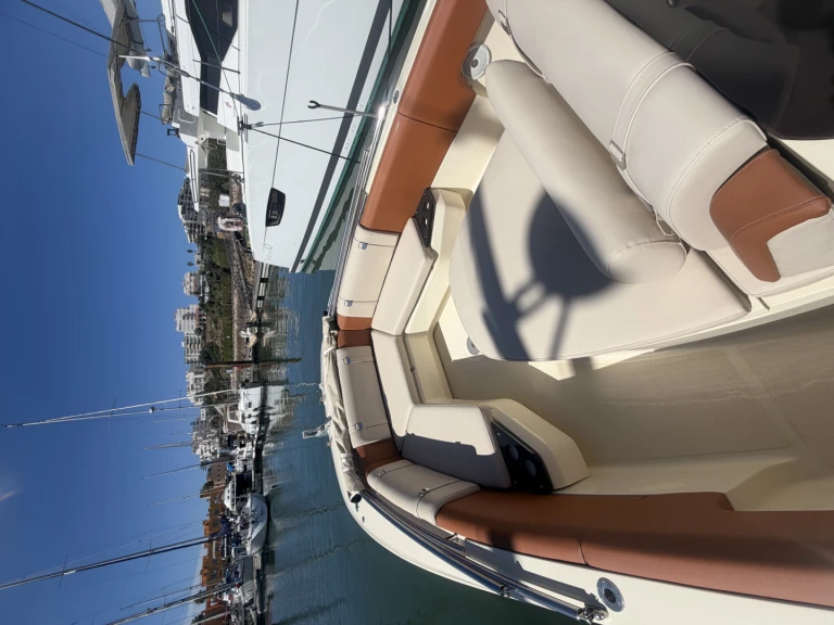 Invictus  280 SX da affittare a  Portimão
