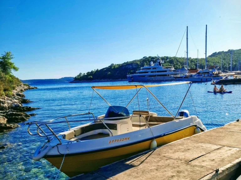 Noleggiare una Marinello Eden 18 a Lesina (Hvar)