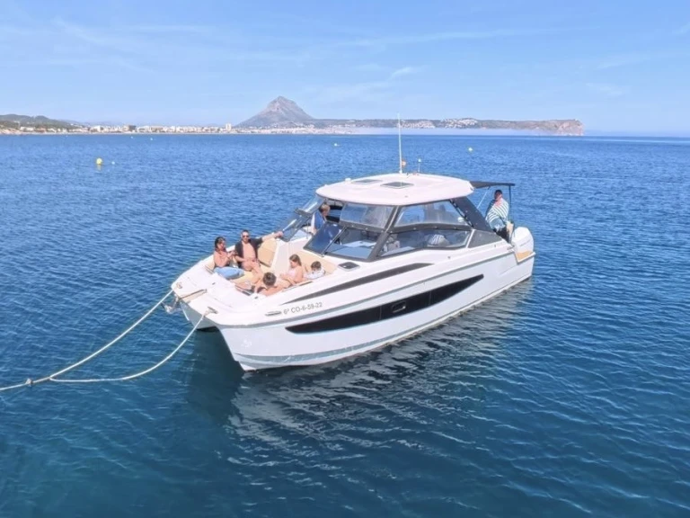 Noleggiare una Aquila Aquila 32 Sport a Dénia