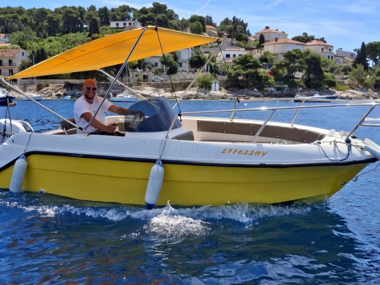 Noleggio barche Marinello Eden 18 a Lesina (Hvar) su Samboat